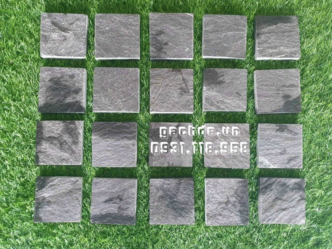 Đá chẻ xanh đen 10x10x2cm lát sân