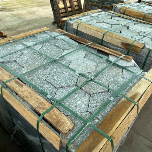 Đá lát sân trắng Suối Lau thô lục giác D20