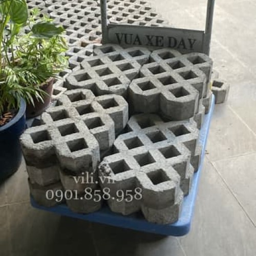 Gạch trồng cỏ 8 lỗ nhám