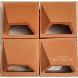 Gạch bông gió đỏ Bánh Ú