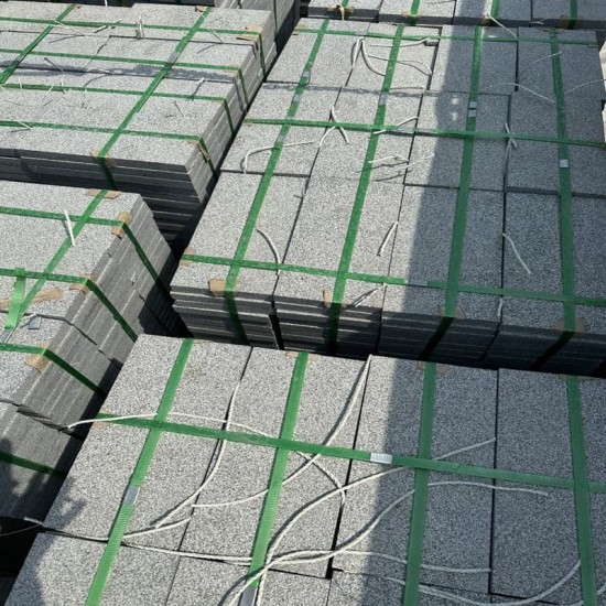 Đá lát sân Đen lông chuột 30x60x2cm khò nhám