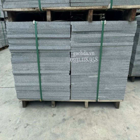 Đá lát sân Đen lông chuột 30x60x2cm khò nhám